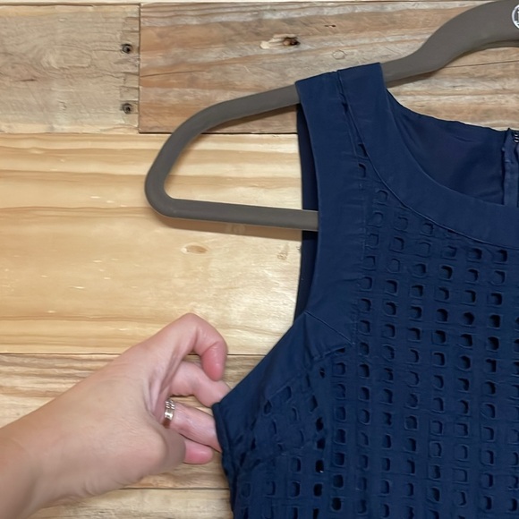 Banana Republic size 00 Petite Navy Blue Sleeveless Lightweight Crewneck Dress - Picture 5 of 8